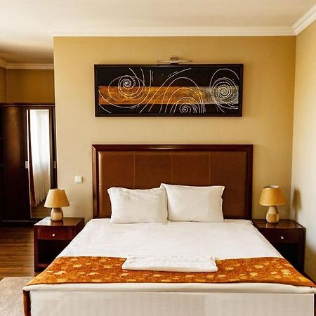 Boutique Hotel Igmas, Prishtina 普里什蒂纳 外观 照片