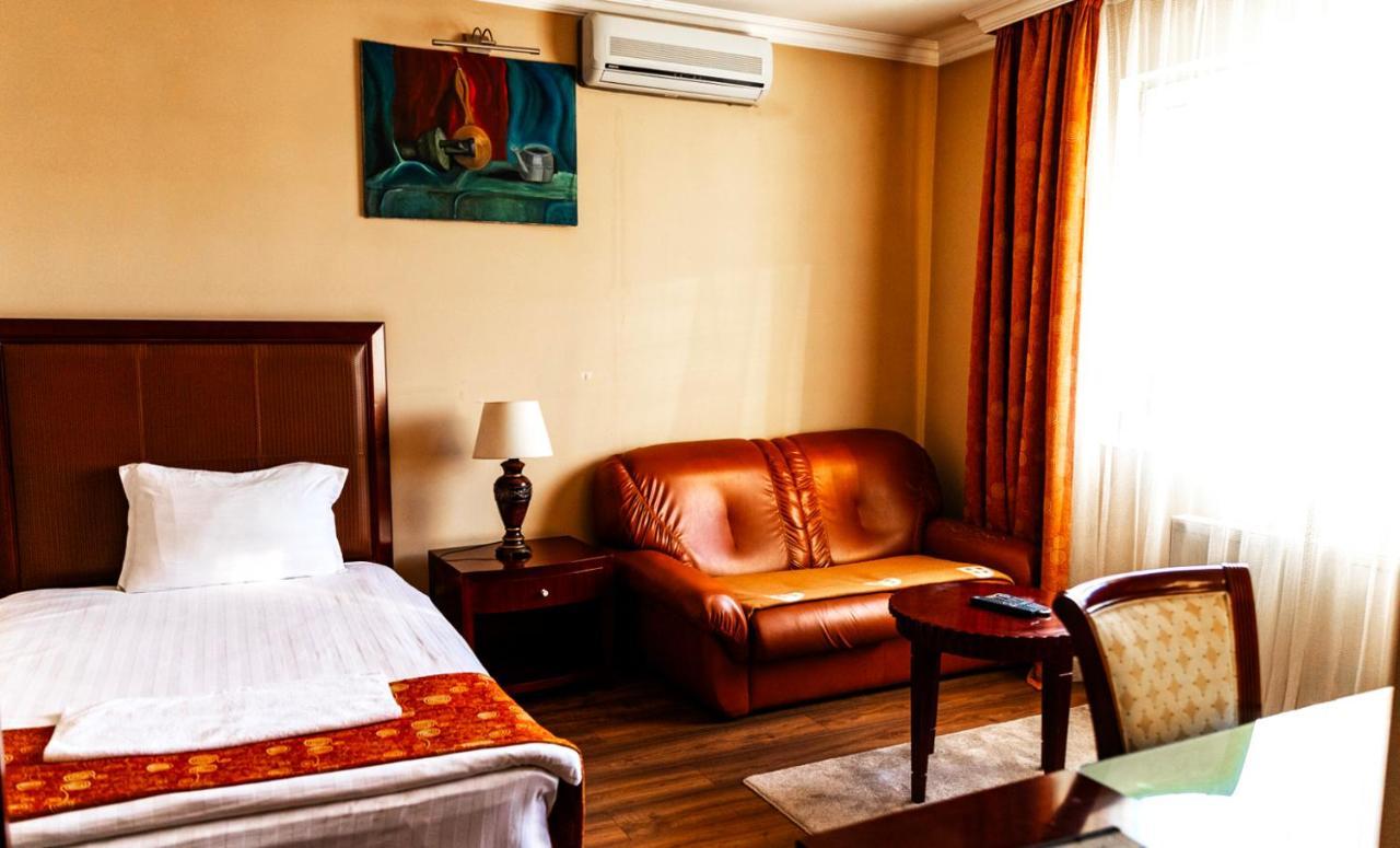 Boutique Hotel Igmas, Prishtina 普里什蒂纳 外观 照片