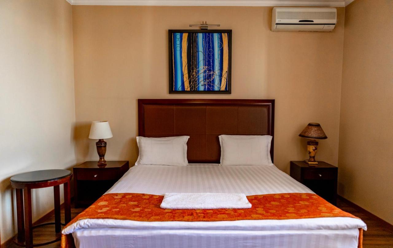 Boutique Hotel Igmas, Prishtina 普里什蒂纳 外观 照片