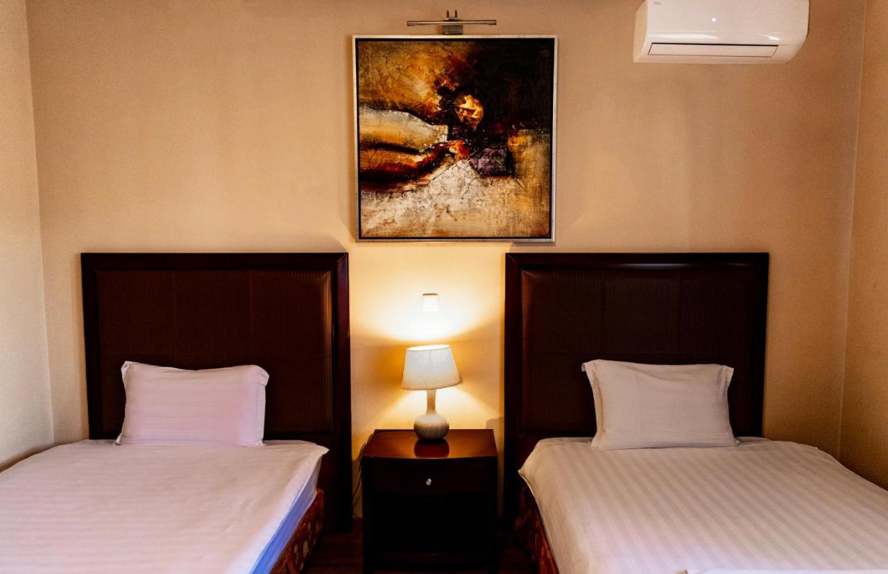 Boutique Hotel Igmas, Prishtina 普里什蒂纳 外观 照片