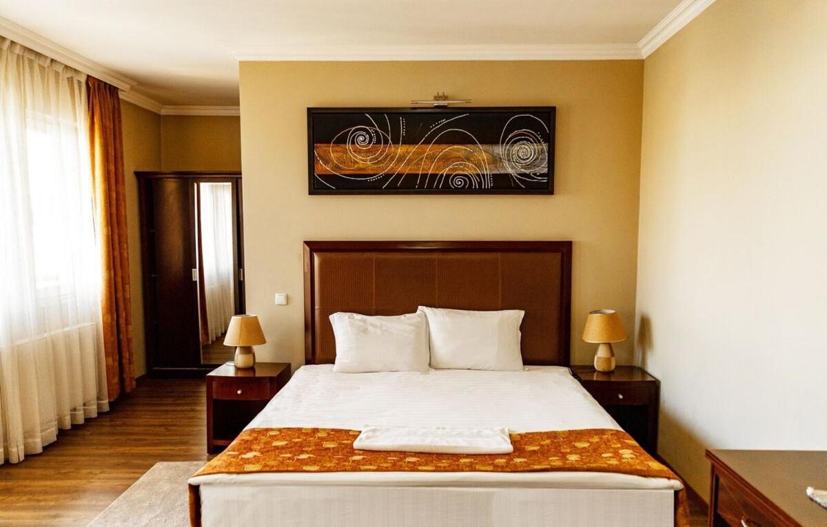 Boutique Hotel Igmas, Prishtina 普里什蒂纳 外观 照片